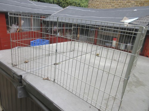 Foldable pet cage enclosure